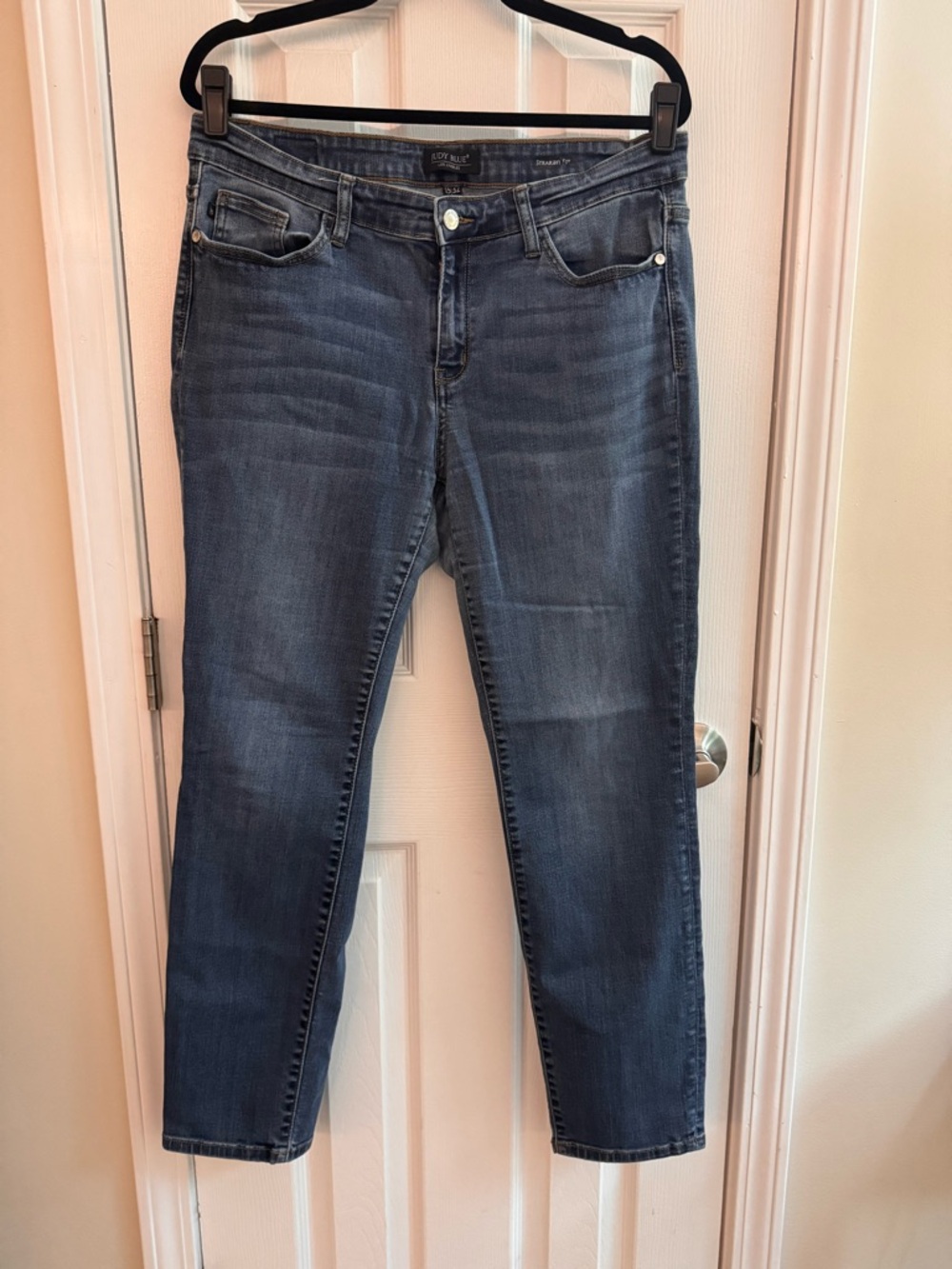 JUDY BLUE Straight Fit Jeans Size 15/32